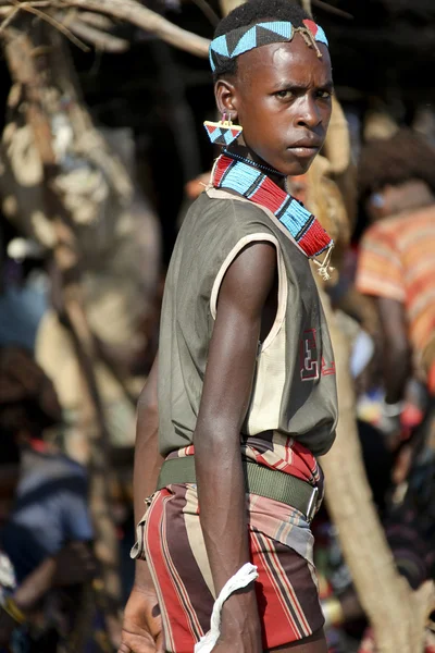 Portrait of the Hamar woman.