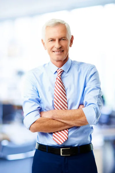 Senior Financial Consultant Businessman Standing His Office Arms Crossed — Stock Photo, Image
