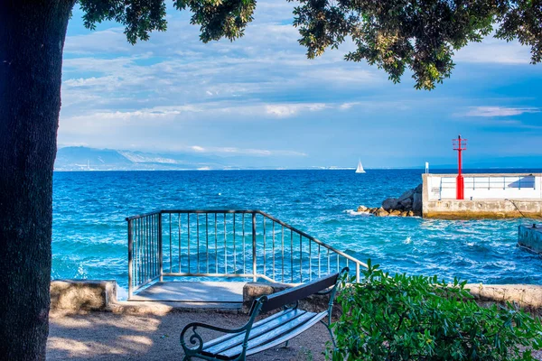 Güneşli Bir Yaz Gününde Adriyatik Opatija Denizi Ile Manzara — Stok fotoğraf