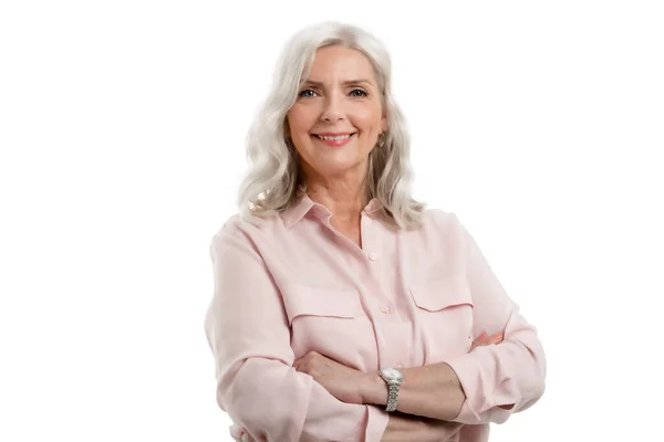 Studio Portrait Grey Haired Senior Woman Standing Arms Crossed Isolated — Stock Photo, Image