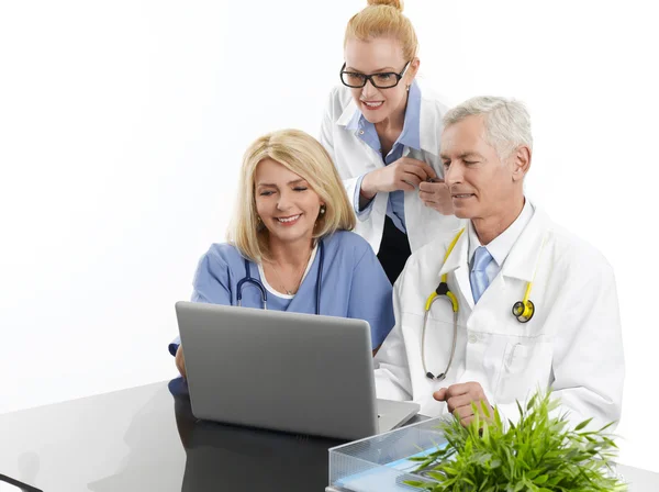 Framgångsrika medicinska team consulting — Stockfoto