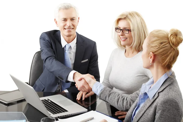 Happy Business folk handskakning — Stockfoto