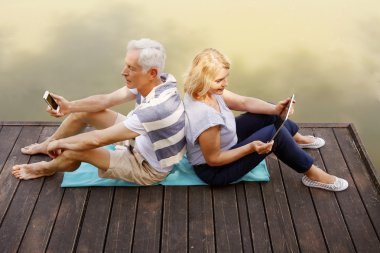 Üst düzey çift eğlenmek 