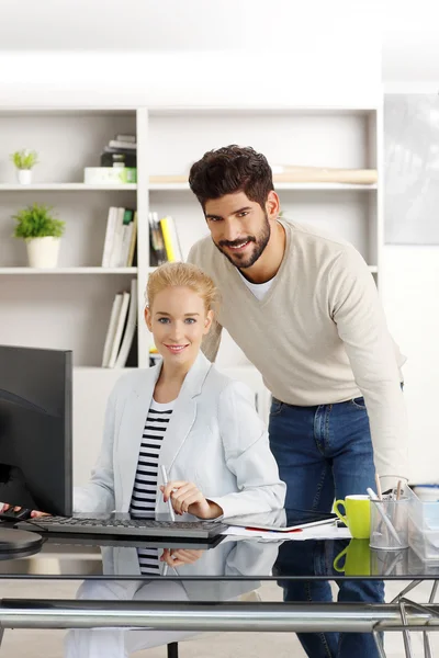 Gente de negocios trabajando juntos. — Foto de Stock