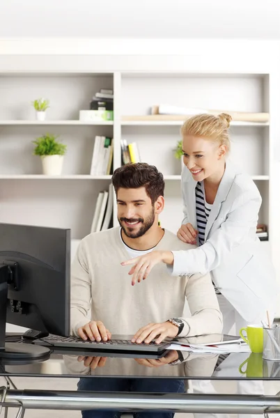 Gente de negocios trabajando juntos — Foto de Stock