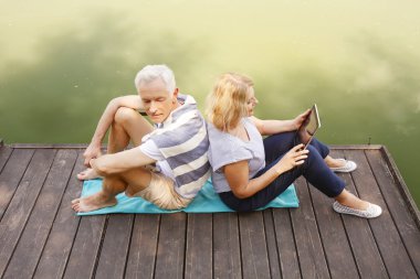 Üst düzey çift iskelede rahat