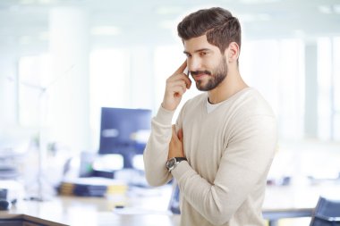 genç işadamı düşünme