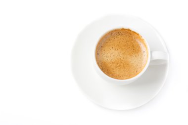 Beyaz üzerine izole edilmiş bir fincan kahve.