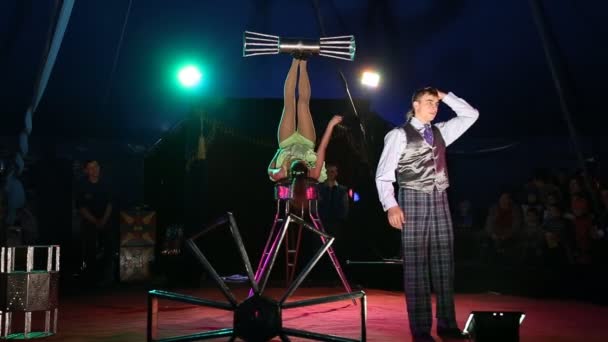 Glybokaya, Ουκρανία-Μάρτιος 27, 2016. Παράσταση χορού τσίρκο — Αρχείο Βίντεο