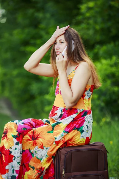 Vrouw aan de telefoon — Stockfoto