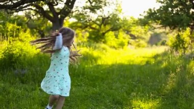 Kız atlama ve iplik