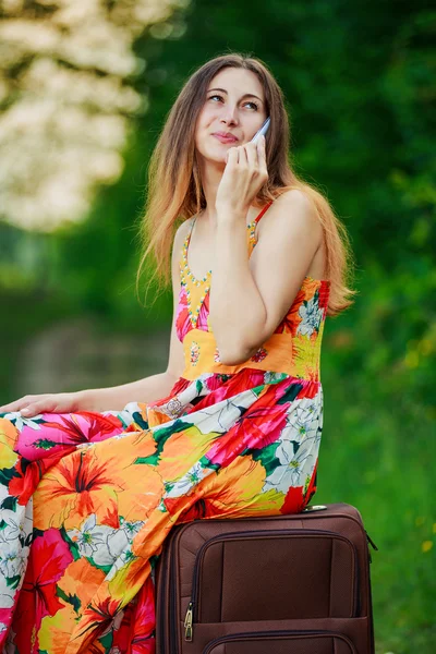 Vrouw aan de telefoon — Stockfoto