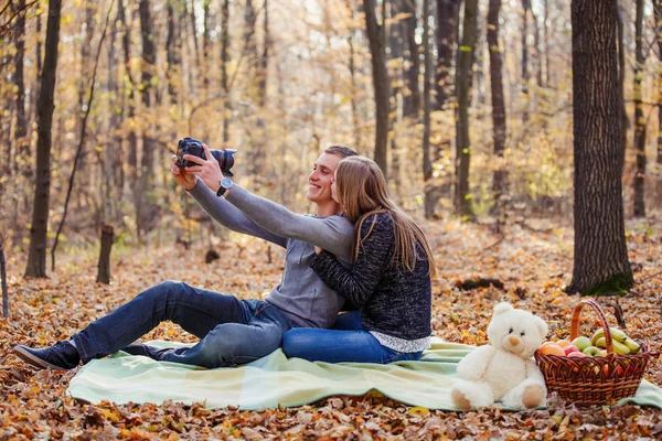 Csinál selfie pár — Stock Fotó