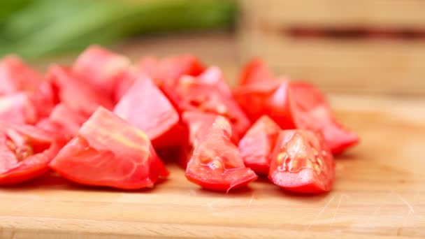 Slices of ripe tomato — Stock Video