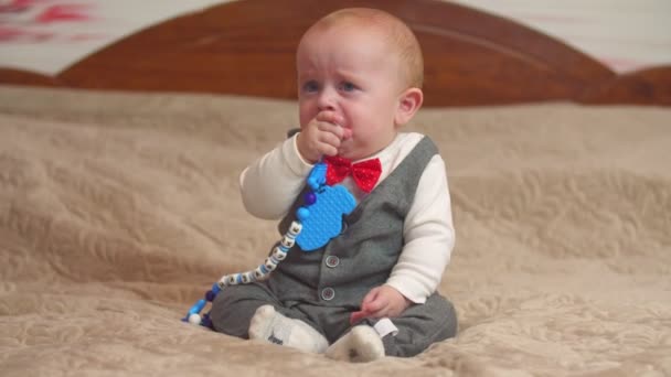 Μικρό μωρό κλαίει — Αρχείο Βίντεο
