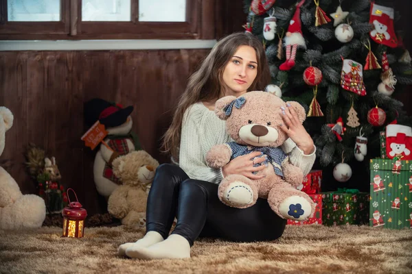 Girl with teddy bear — Stock Photo, Image