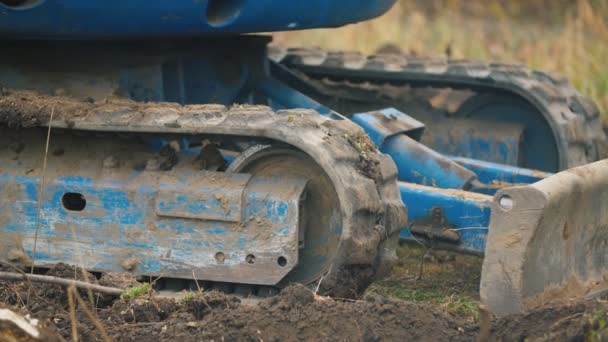 Excavator rubber track — Stock Video