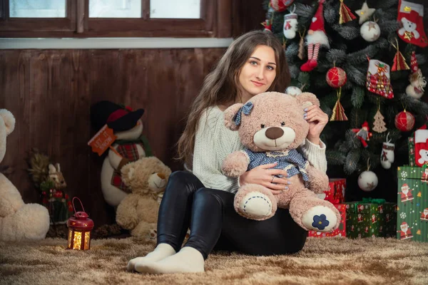 Girl with teddy bear — Stock Photo, Image