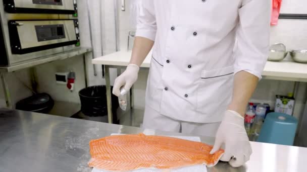 Pobieranie próbek kości ryb — Wideo stockowe