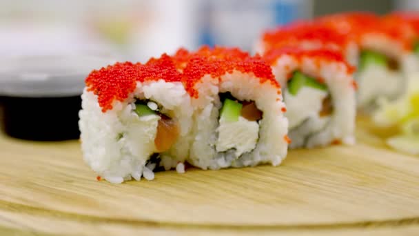 上に赤卵の寿司 — ストック動画