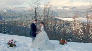 Kışın çiftler dağda