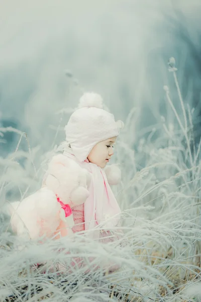 冬天的女孩 — 图库照片
