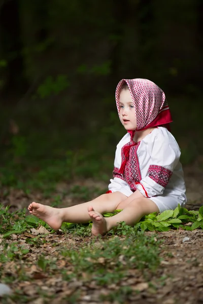 Kleines Mädchen in Tracht — Stockfoto