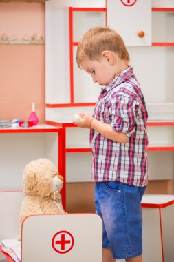 Çocuk Doktor iş başında