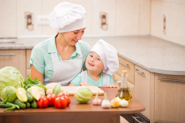 Annesi onu bebek şefler