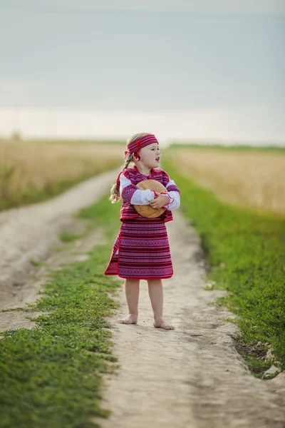 Ukrayna ulusal kostümlü çocuk — Stok fotoğraf