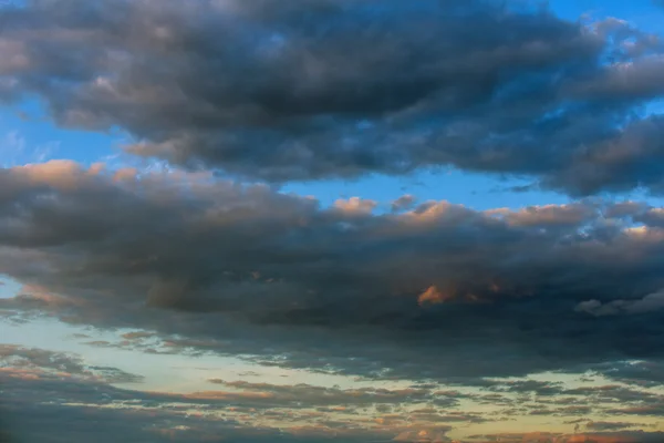 Nuvole nel cielo — Foto Stock