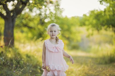 Çocuk açık havada