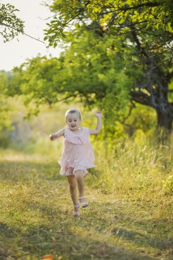 Çocuk açık havada