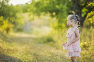 Çocuk açık havada