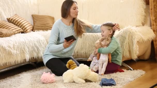 Mother with her baby makes SELF — Stock Video