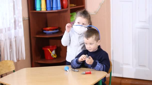 Bambini giocare medico — Video Stock