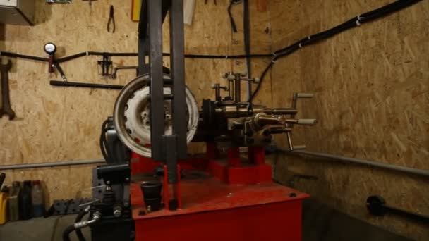 Tire fitting station equipment — Stock Video