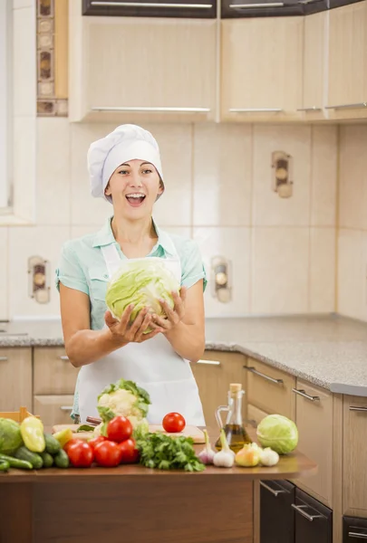 Cook with vegetables — Stock Photo, Image