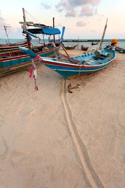 Fishing boats on a beach — Stock Photo, Image