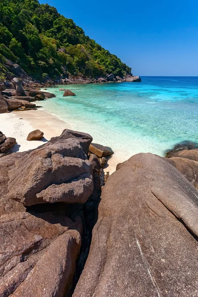 Stranden, havet, stenar — Stockfoto