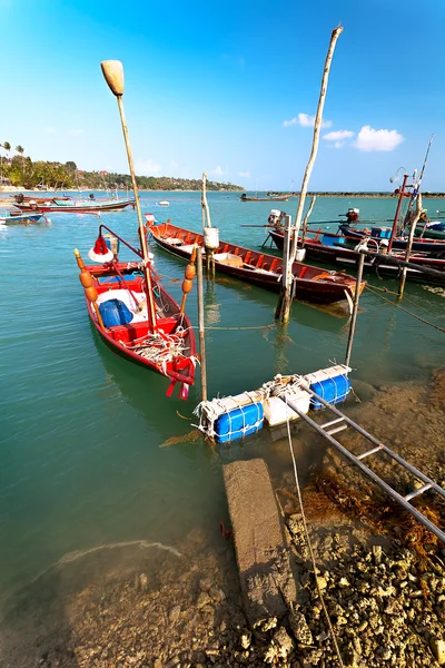 Wooden boat on the beach — Stock Photo, Image