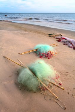 Sahilde balık ağları