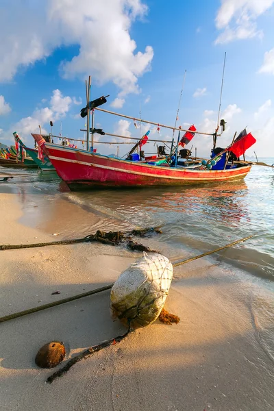 Red boat, beach — Stock Photo, Image