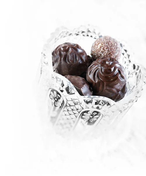 Chocolates de licor escuro — Fotografia de Stock