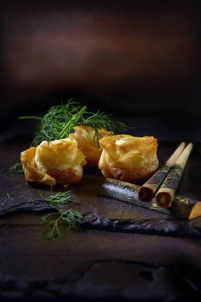 Rosas Camarão Chinesas Estilo Tradicional Com Pimenta Massa Filo Crocante — Fotografia de Stock