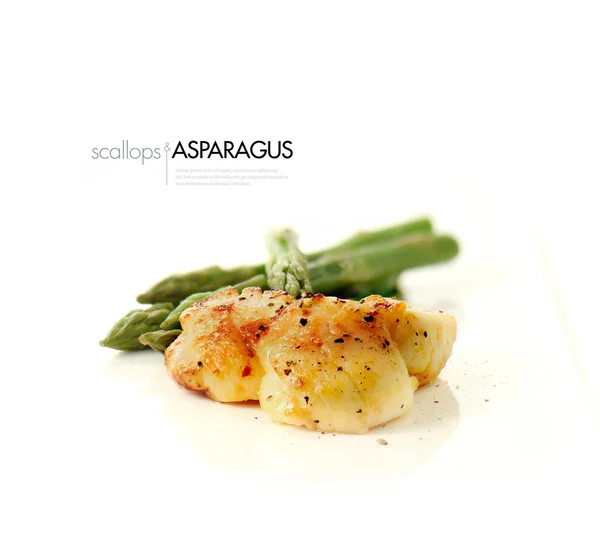 Pan Sears Scallops Și Sparanghel — Fotografie, imagine de stoc