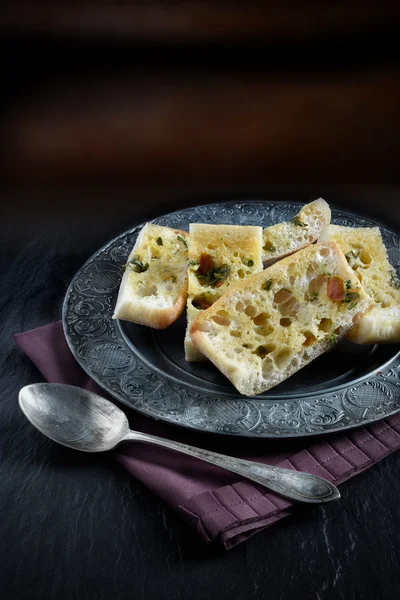 Domates ve fesleğen zeytin yağı Ciabatta — Stok fotoğraf