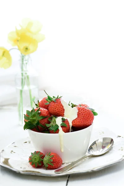 Aardbeien en room — Stockfoto
