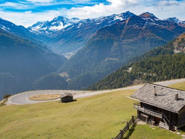 Grossglockner yolu, Avusturya 'nın en yüksek dağı.