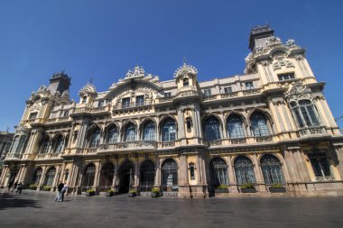 güzel Barcelona limanı binası